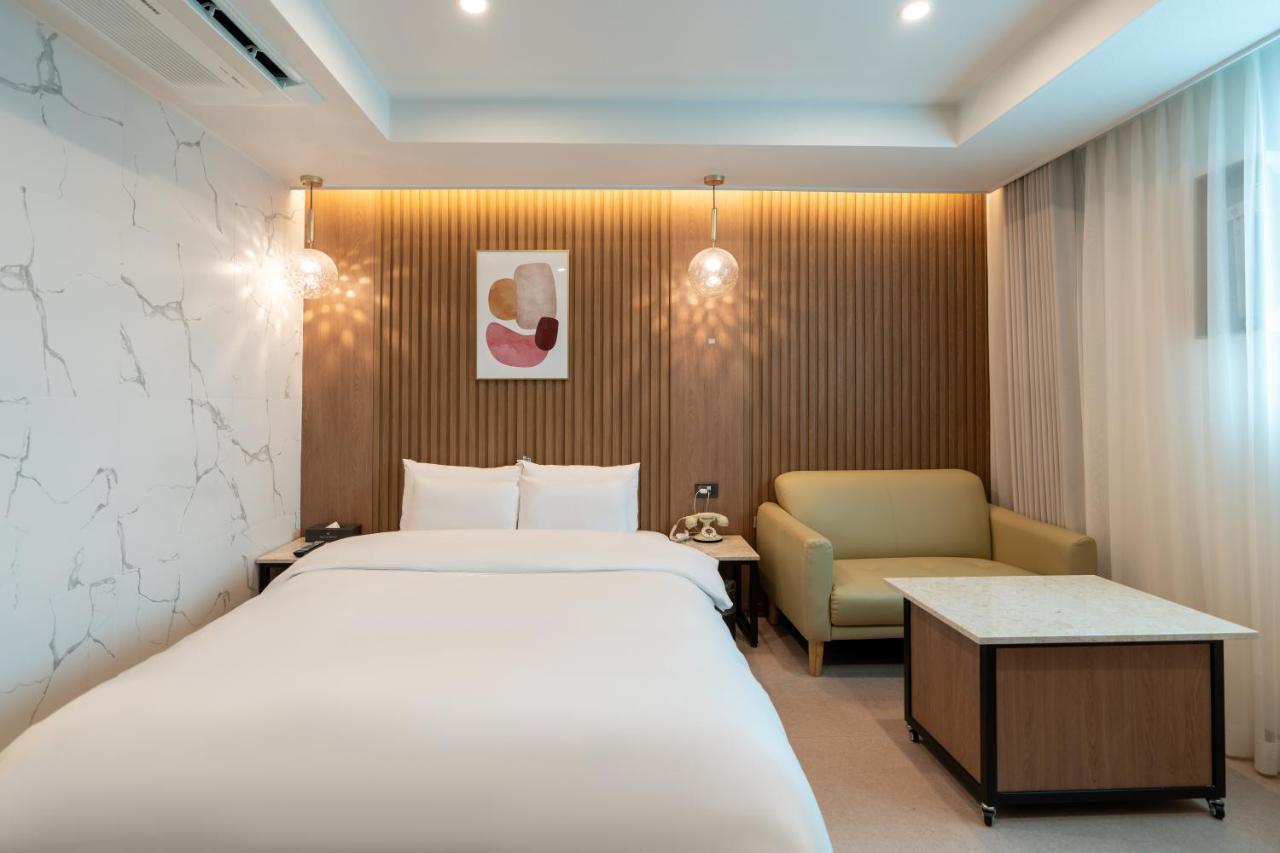Jecheon Hound Hotel Chech'ŏn Exterior foto