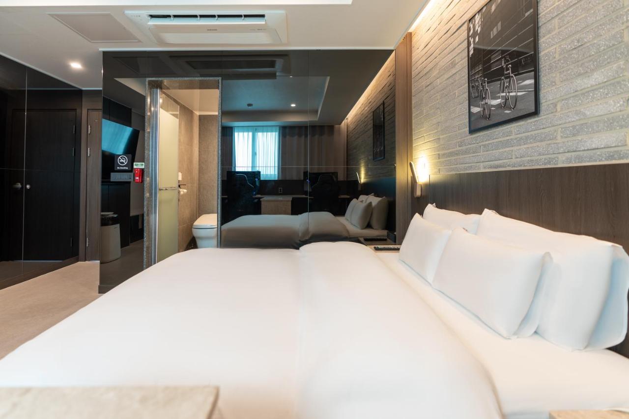 Jecheon Hound Hotel Chech'ŏn Exterior foto