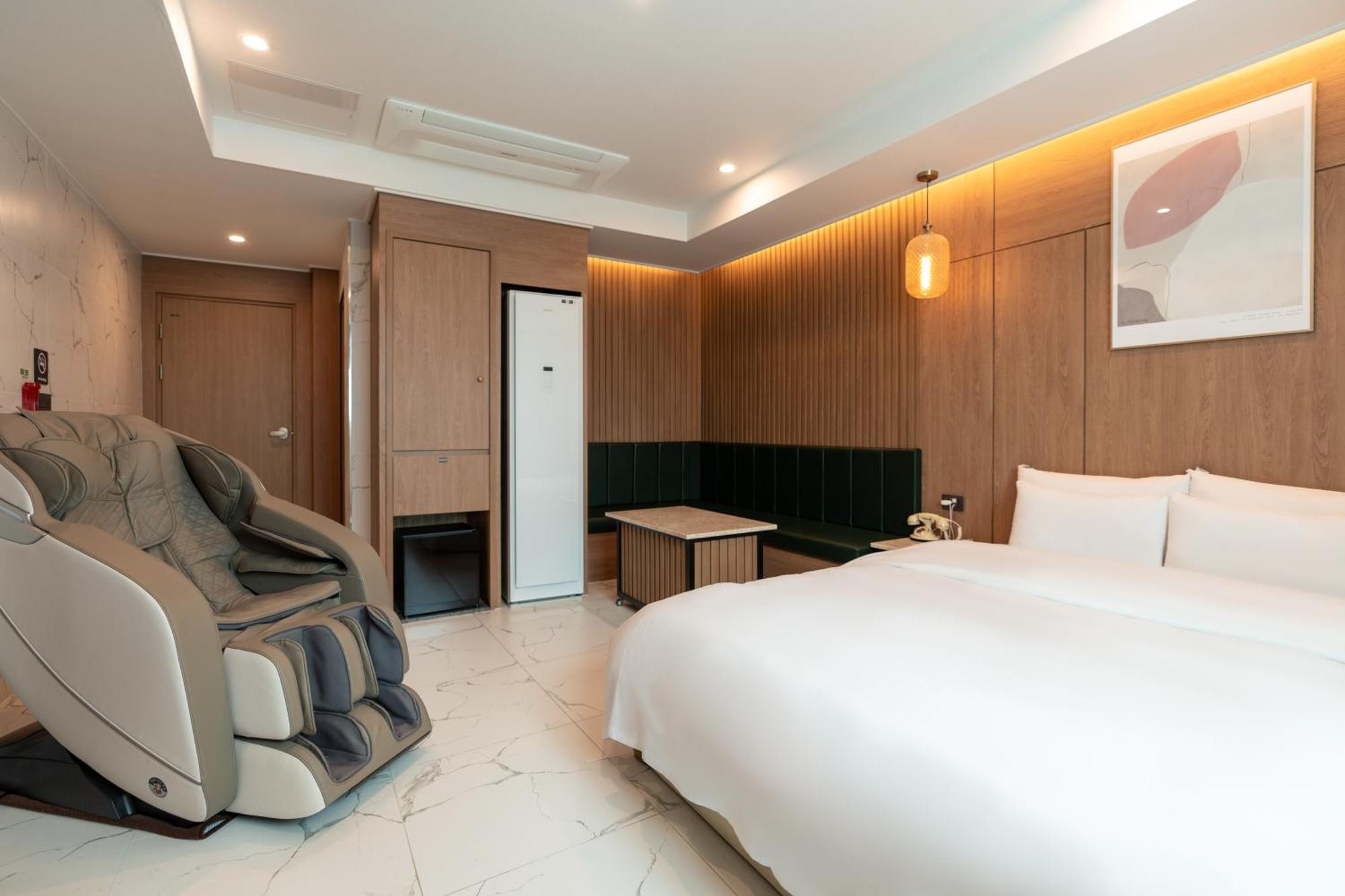 Jecheon Hound Hotel Chech'ŏn Exterior foto